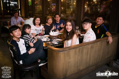 Maew Chirasak ที่ แฟท กัทซ์ อีสต์วิลล์ — photo 25