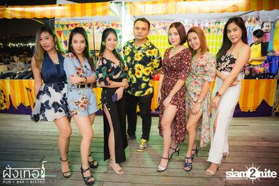 Loy Kratong Party at Fung Ter Pub — photo 7