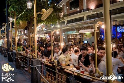J Jetrin Concert ที่ แฮปปี้ ฟิช ที่ เอเชียทีค — photo 6