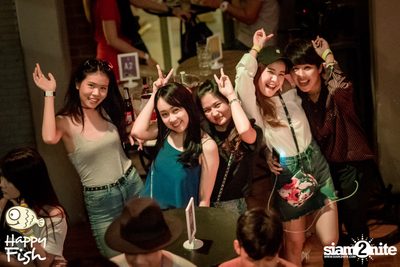 J Jetrin Concert ที่ แฮปปี้ ฟิช ที่ เอเชียทีค — photo 77