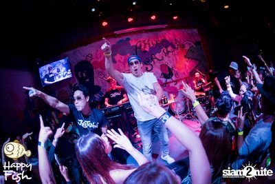 J Jetrin Concert ที่ แฮปปี้ ฟิช ที่ เอเชียทีค — photo 106