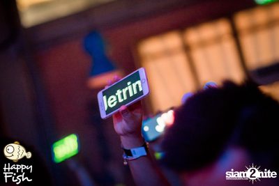 J Jetrin Concert ที่ แฮปปี้ ฟิช ที่ เอเชียทีค — photo 116