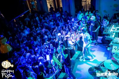 J Jetrin Concert ที่ แฮปปี้ ฟิช ที่ เอเชียทีค — photo 136