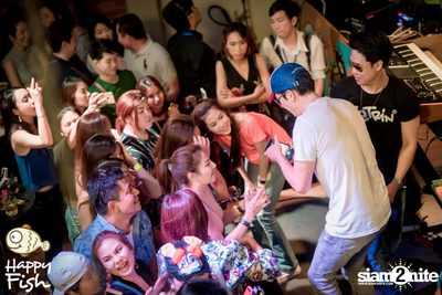 J Jetrin Concert ที่ แฮปปี้ ฟิช ที่ เอเชียทีค — photo 147