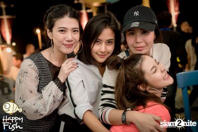 J Jetrin Concert ที่ แฮปปี้ ฟิช ที่ เอเชียทีค — photo 151