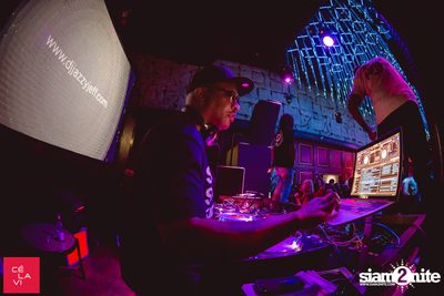 DJ Jazzy Jeff & MC Rhymefest ที่ เซลาวี — photo 95