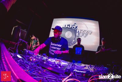DJ Jazzy Jeff & MC Rhymefest ที่ เซลาวี — photo 113