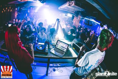 Dj Zara Gift & Mc Coga at Warm Up Cafe Chiang Mai — photo 98