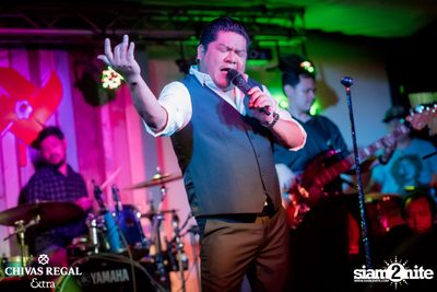 Ben Chalatit Live at The View Bar & Restaurant — photo 27