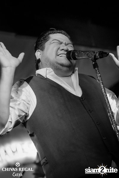 Ben Chalatit Live at The View Bar & Restaurant — photo 34