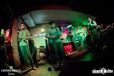 Ben Chalatit Live at The View Bar & Restaurant — photo 37