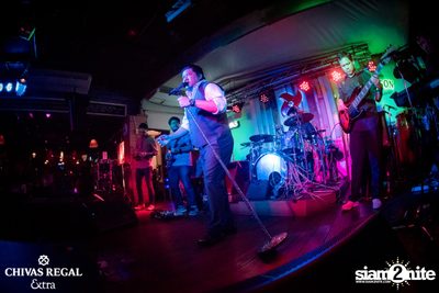 Ben Chalatit Live at The View Bar & Restaurant — photo 38