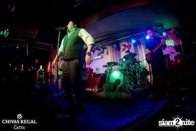 Ben Chalatit Live at The View Bar & Restaurant — photo 39