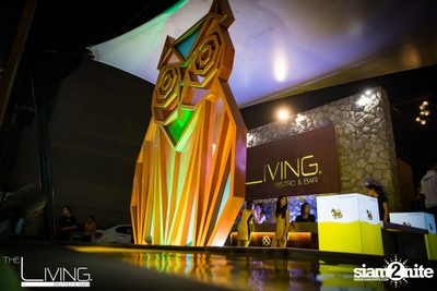 Atom & Lula at The Living Bistro & Bar Pattaya — photo 2