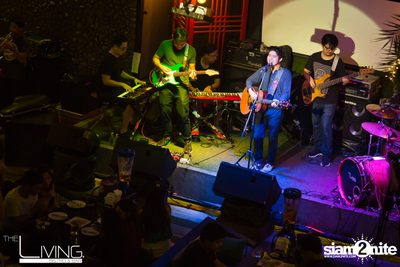 Atom & Lula at The Living Bistro & Bar Pattaya — photo 45