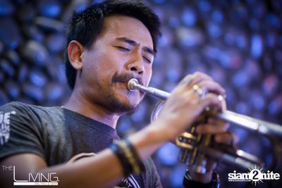 Atom & Lula at The Living Bistro & Bar Pattaya — photo 51