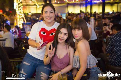 Atom & Lula at The Living Bistro & Bar Pattaya — photo 83