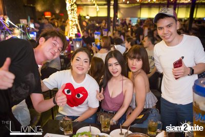 Atom & Lula at The Living Bistro & Bar Pattaya — photo 84