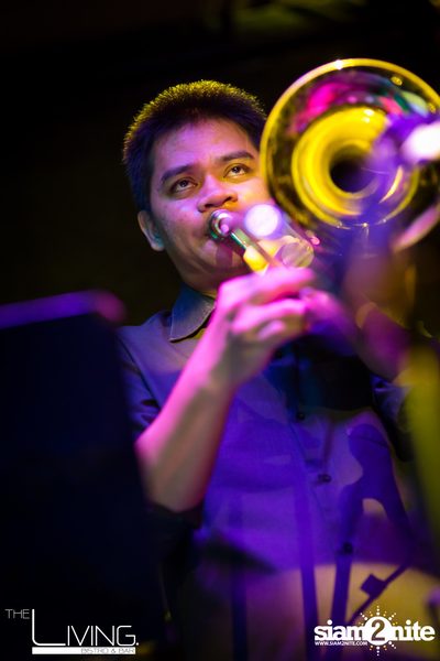 Atom & Lula at The Living Bistro & Bar Pattaya — photo 88
