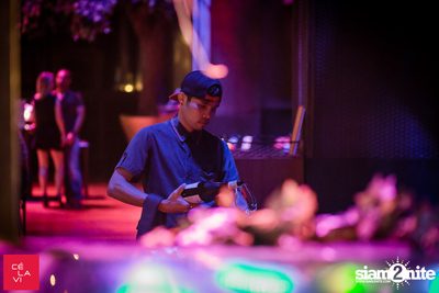 Flash Friday ที่ เซ ลา วี — photo 13