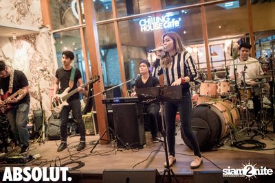 Wan Thanakrit at Chilling House Cafe — photo 13