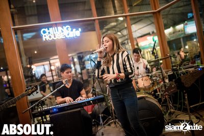 Wan Thanakrit at Chilling House Cafe — photo 14