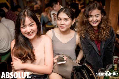 Wan Thanakrit at Chilling House Cafe — photo 24