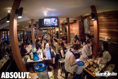 Wan Thanakrit at Chilling House Cafe — photo 27