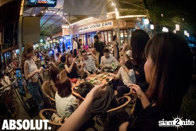 Wan Thanakrit at Chilling House Cafe — photo 33