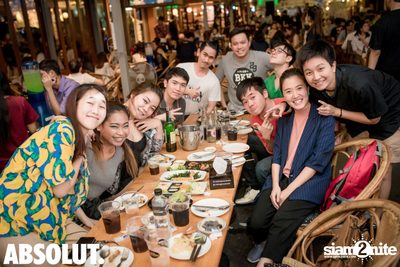 Wan Thanakrit at Chilling House Cafe — photo 41