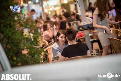 Wan Thanakrit at Chilling House Cafe — photo 46