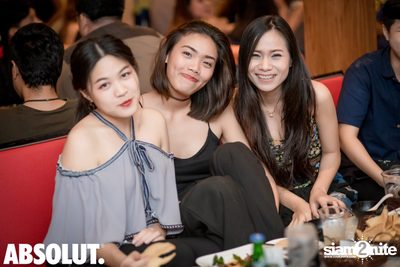 Wan Thanakrit at Chilling House Cafe — photo 48
