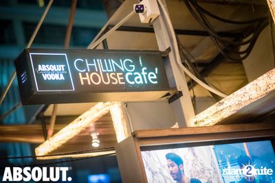 Wan Thanakrit at Chilling House Cafe — photo 60