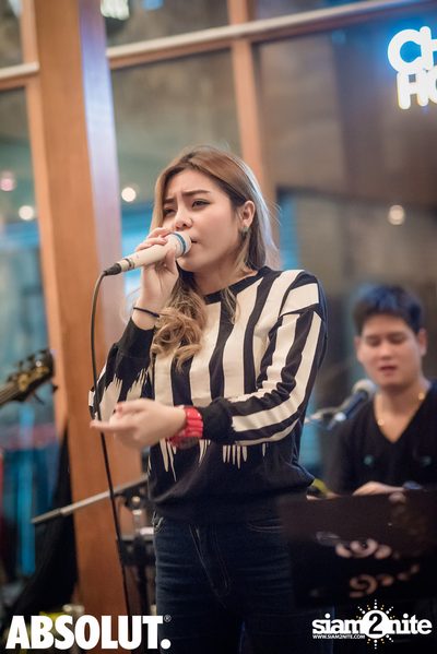 Wan Thanakrit at Chilling House Cafe — photo 66