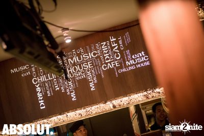 Wan Thanakrit at Chilling House Cafe — photo 69