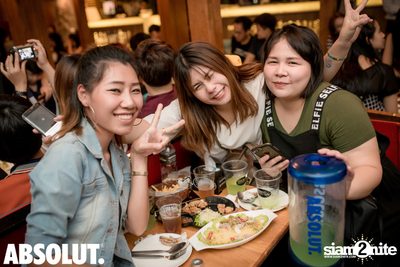 Wan Thanakrit at Chilling House Cafe — photo 73