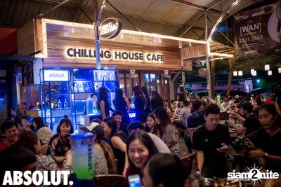 Wan Thanakrit at Chilling House Cafe — photo 75
