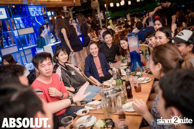 Wan Thanakrit at Chilling House Cafe — photo 76