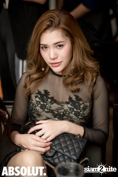 Wan Thanakrit at Chilling House Cafe — photo 81