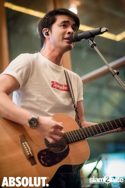 Wan Thanakrit at Chilling House Cafe — photo 91