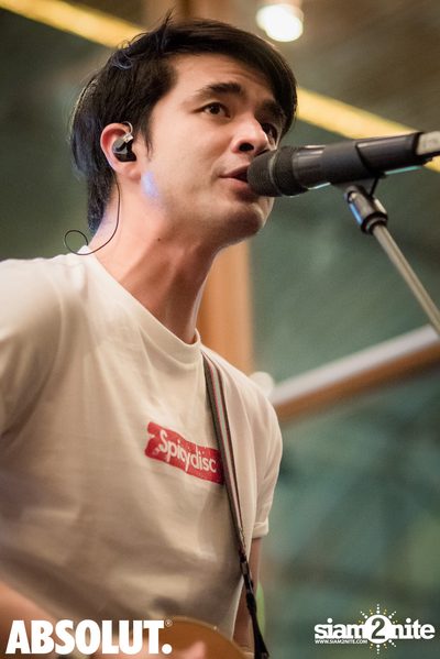Wan Thanakrit at Chilling House Cafe — photo 92
