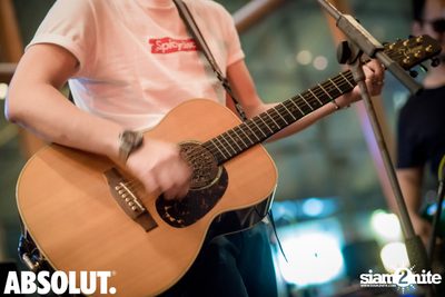 Wan Thanakrit at Chilling House Cafe — photo 97