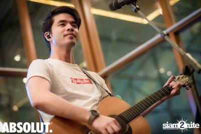 Wan Thanakrit at Chilling House Cafe — photo 99