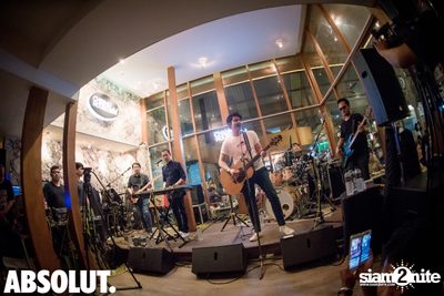 Wan Thanakrit at Chilling House Cafe — photo 101