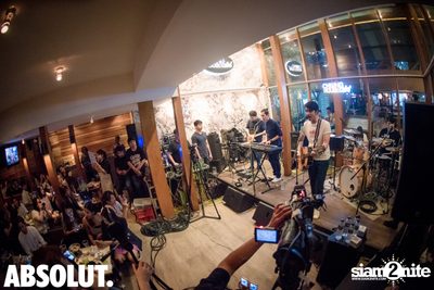Wan Thanakrit at Chilling House Cafe — photo 102