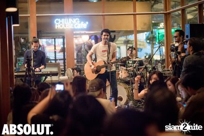 Wan Thanakrit at Chilling House Cafe — photo 105