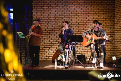 Lydia Live ที่ ดิฟเฟอร์ ผับ พัทยา — photo 8