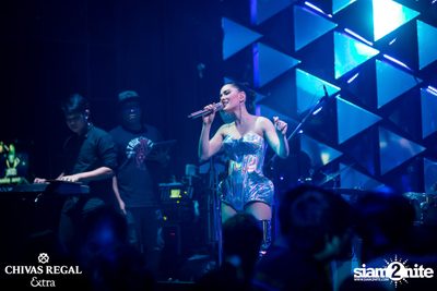 Lydia Live ที่ ดิฟเฟอร์ ผับ พัทยา — photo 56