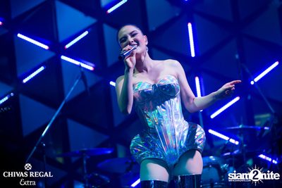 Lydia Live ที่ ดิฟเฟอร์ ผับ พัทยา — photo 57