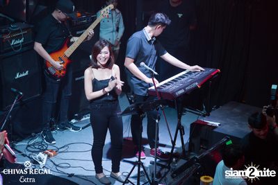 Lydia Live ที่ ดิฟเฟอร์ ผับ พัทยา — photo 63